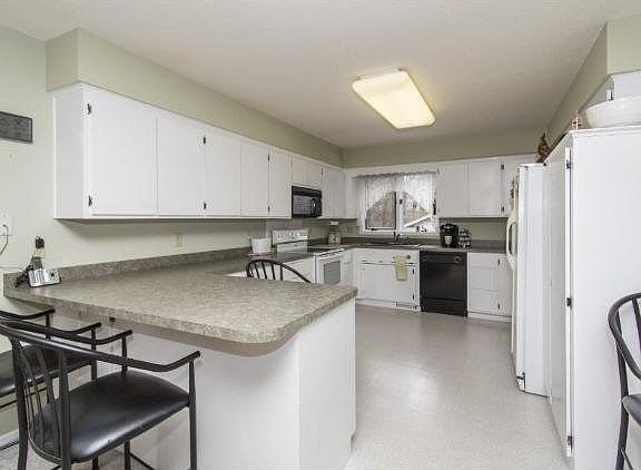 4th image of 33015 Hilary Circle