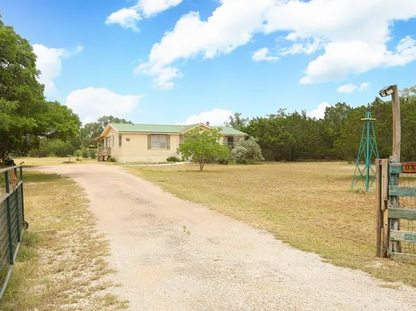 8328 Private Road 37, Lakehills, TX 78063