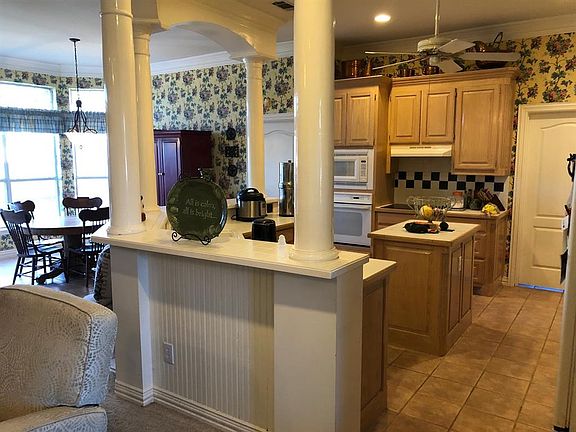 3rd image of 1510 Creekside Ct