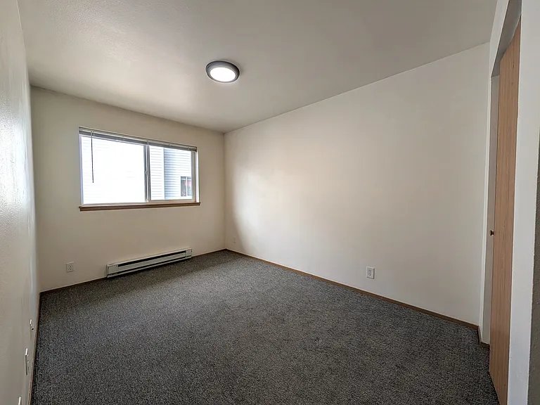 Rowan Grove Apts — Photo 35