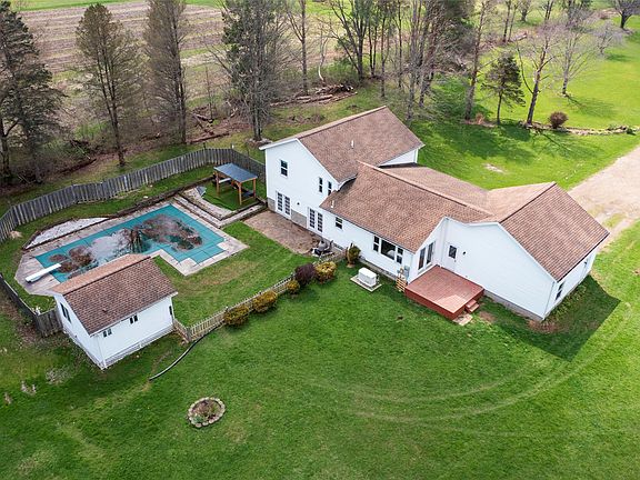 4th image of 11155 Silverthorn Rd