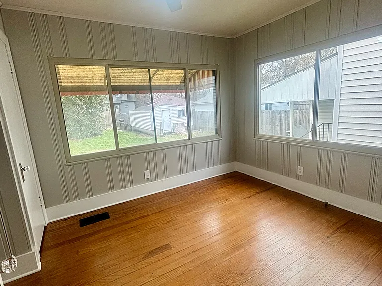 1310 Earl Ave — Photo 12