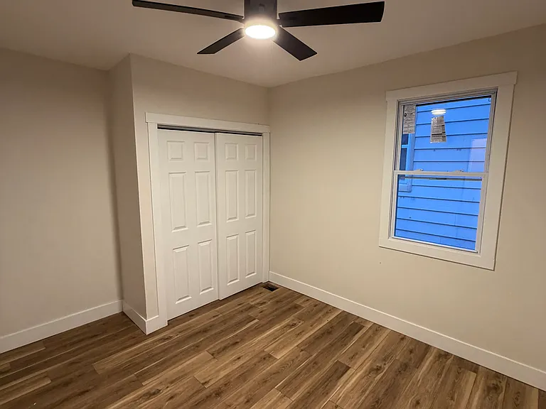 2732 Latonia Ave — Photo 3
