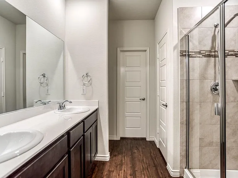 3204 Brazos Dr — Photo 13