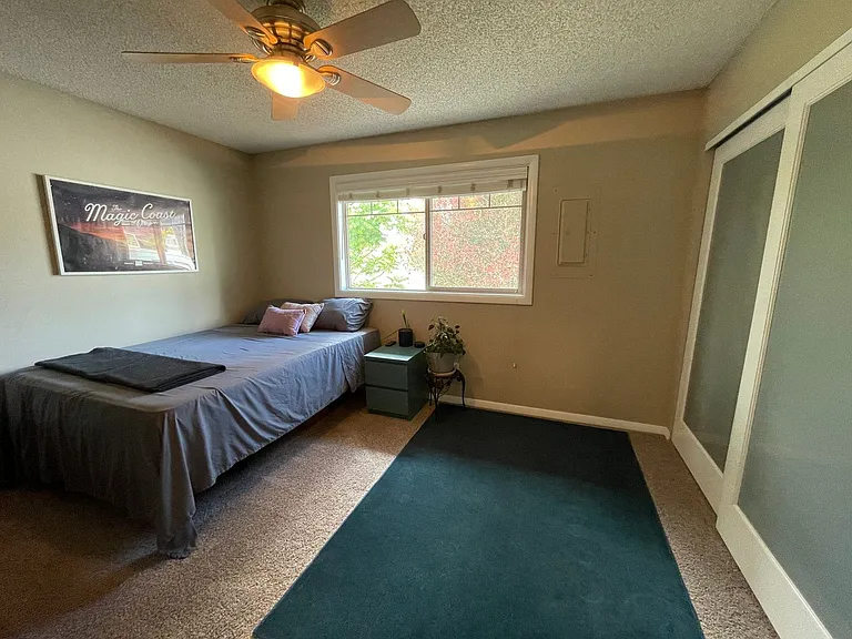 4830 SE Stark St #9 — Photo 6
