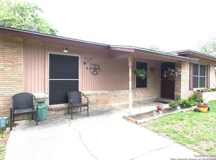 903 E Randall St, Beeville, TX 78102