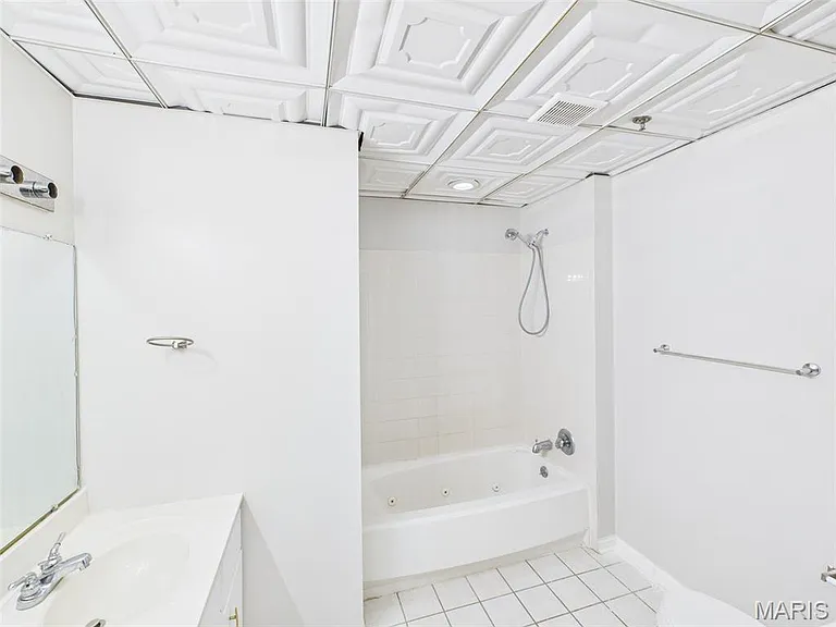 1501 Locust St #201 — Photo 12
