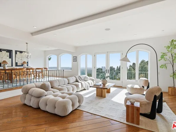 1284 Lago Vista Dr, Beverly Hills, CA 90210