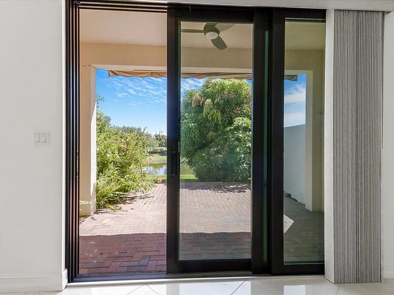 10098 Akenside Dr — Photo 15
