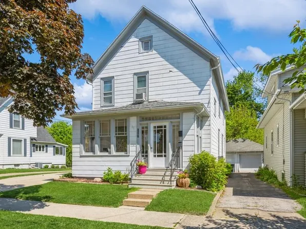 927 Harrison Ave, Saint Joseph, MI 49085