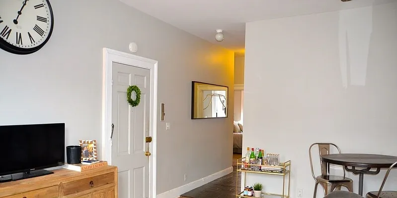 Rented by Frank Valvo Real Estate | media 45