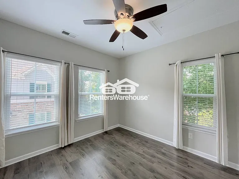 521 Charles Porteus Ln — Photo 26