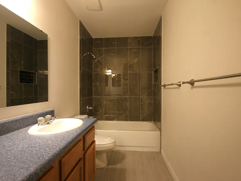 4631 Northpointe Cir — Photo 14