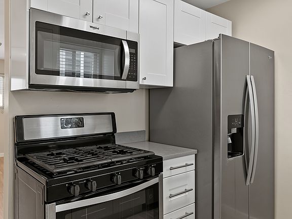 4th image of 165 Covina Ave APT 2
