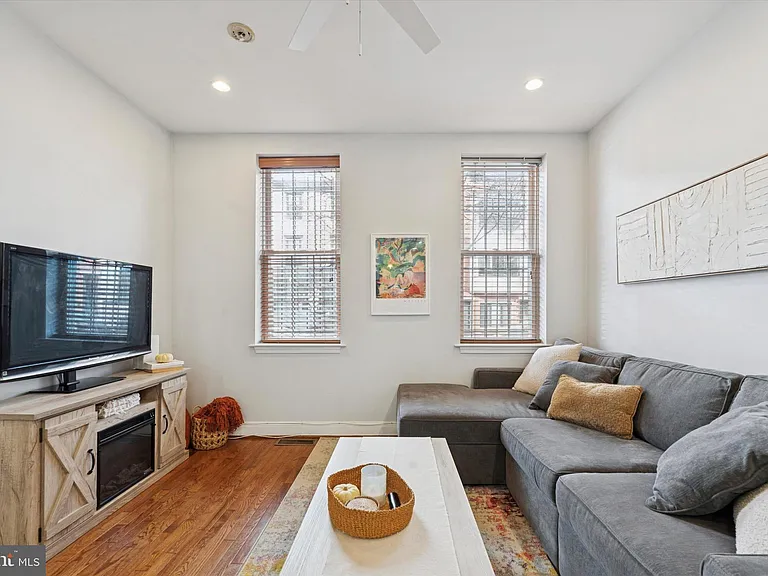 1759 Frankford Ave #4 — Photo 5