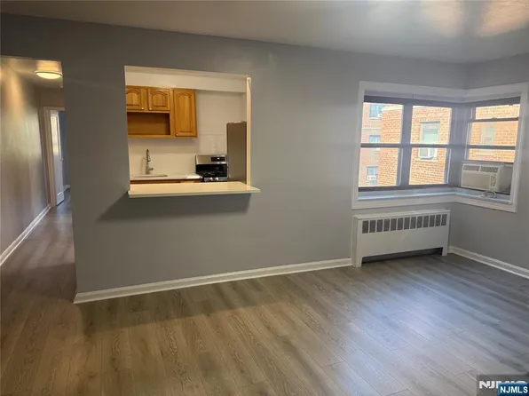 2339 Hudson Ter APT D10, Fort Lee, NJ 07024