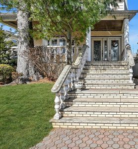 21215 35th Ave, Flushing, NY, 11361