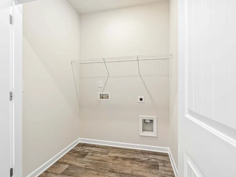 3247 Hamlet Dr — Photo 10
