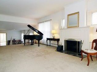 1107 Tower Rd, Winnetka, IL 60093