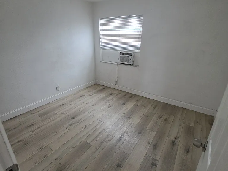 539 NW 1st Ave #7 — Photo 2