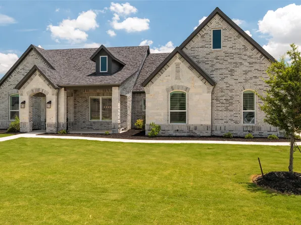 8860 Hidden Pond St, Justin, TX 76247