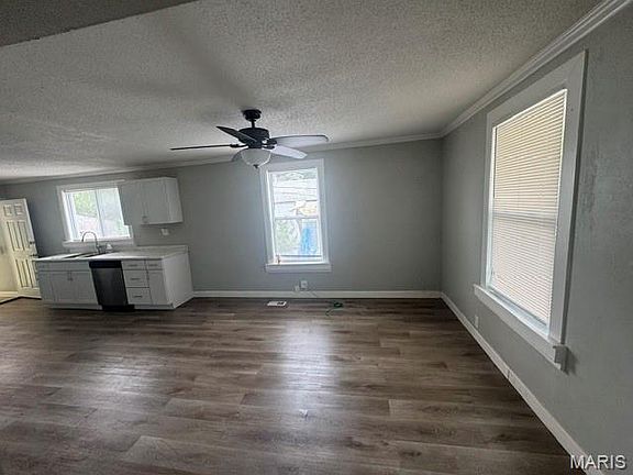 4th image of 8531 Jane Ave
