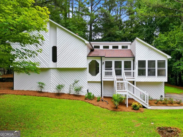 585 Rivercrest Dr, Woodstock, GA 30188