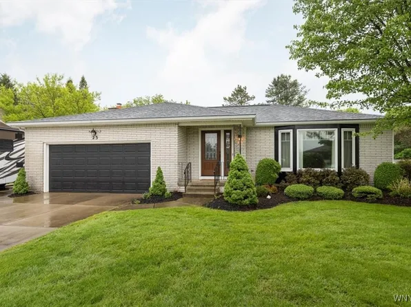 23 Bittersweet Ln, Orchard Park, NY 14127