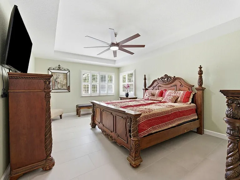 8212 Calterra Dr — Photo 3