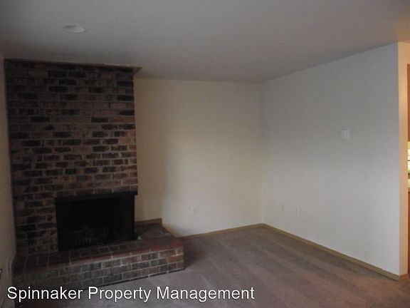 3rd image of 1121 S Woodlawn St APT 2