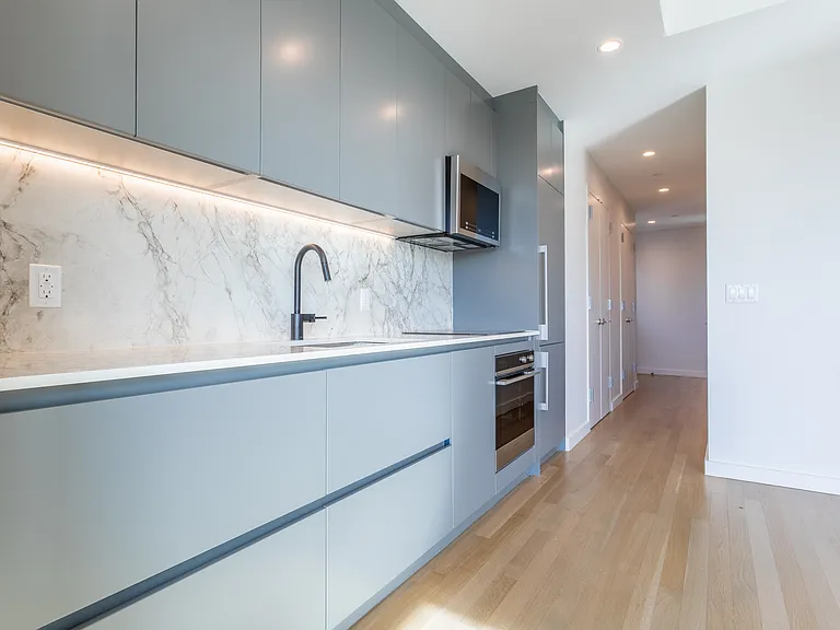 515 E 86th St #2102 — Photo 8