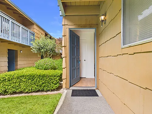 3162 Eucalyptus St Photo 1