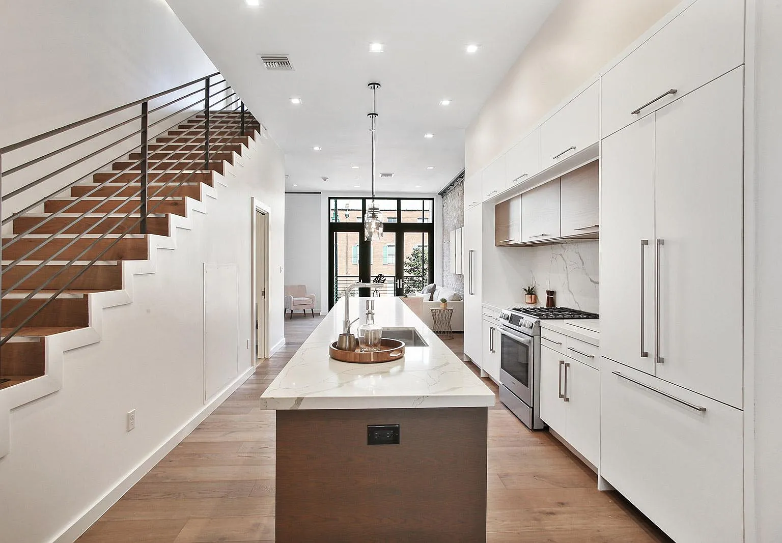 618 N Rampart St — Photo 3