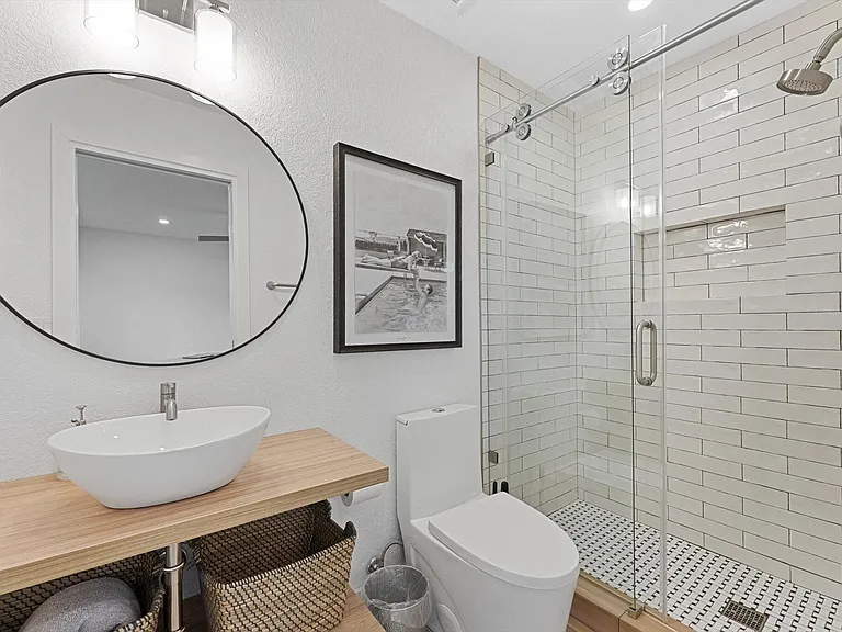 1289 SW 7th St — Photo 19
