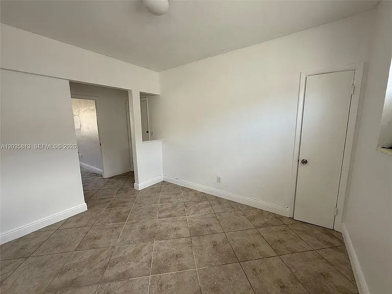7720 Byron Ave #4 — Photo 10