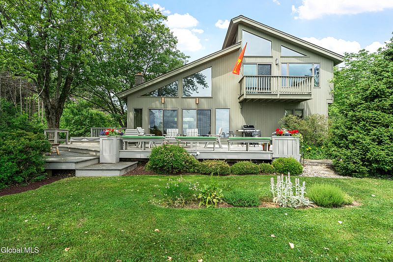 4th image of 54 Hillcrest Drive