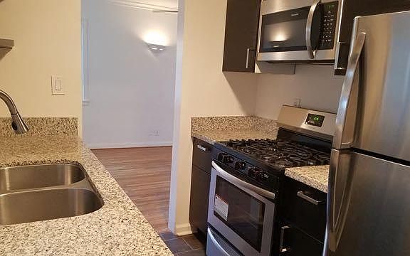 5th image of 1137 S Doheny Dr #1