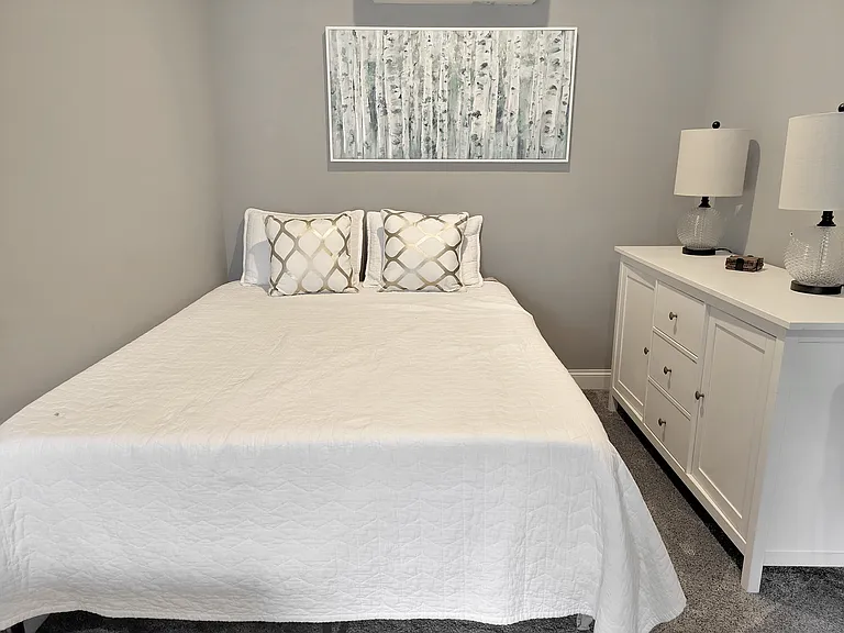 1612 Auburndale Ave — Photo 16