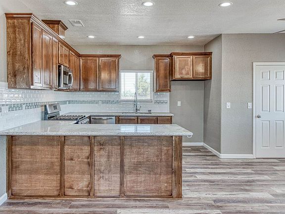5th image of 22643 Avenue 18 3/4