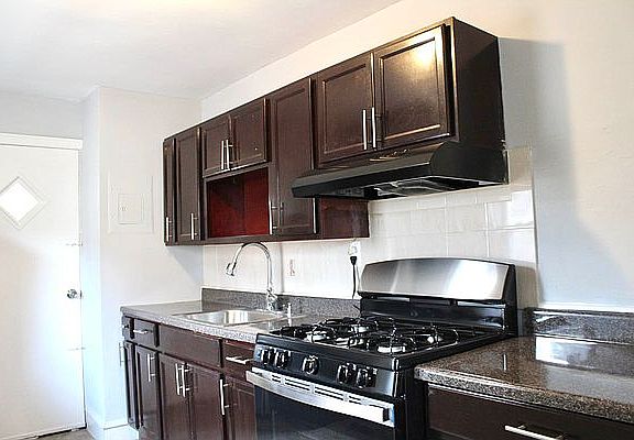 4th image of 29-10 Butler St #2