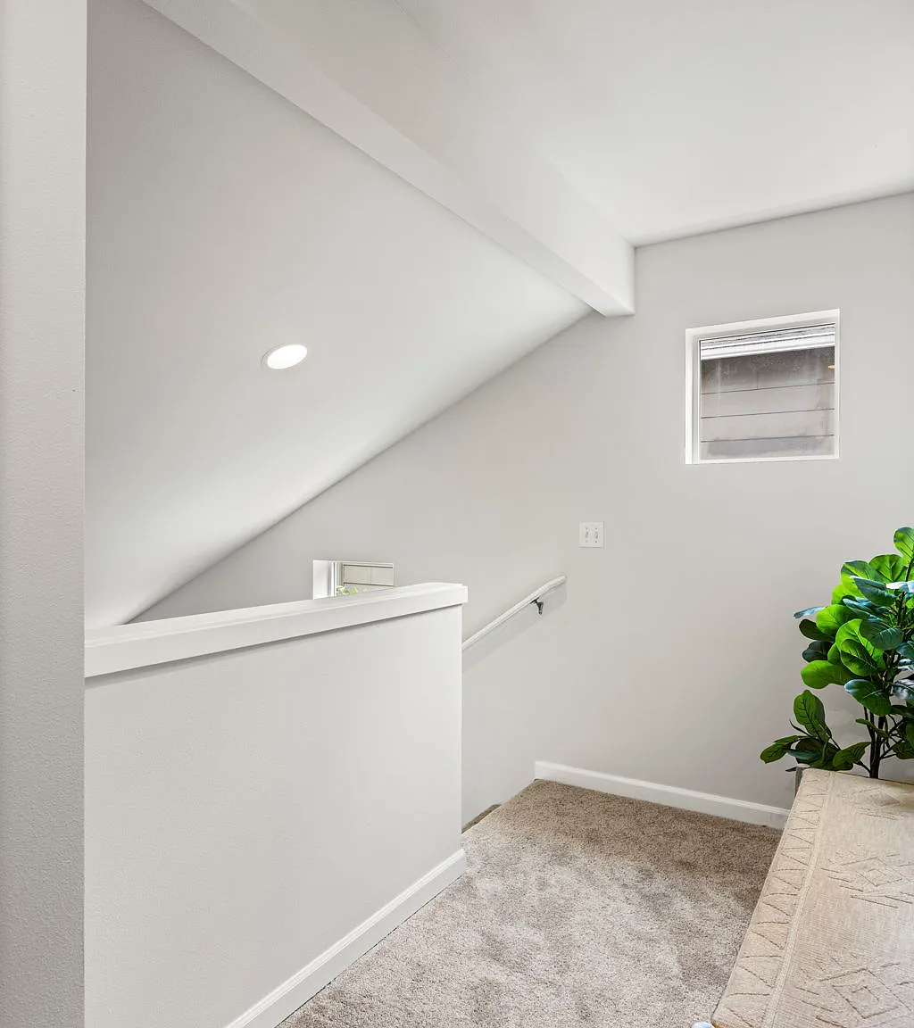 4 bed, 1679 sqft, $3,350 — Photo 2