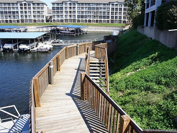 4th image of 4897 Bridgepointe Dr #333