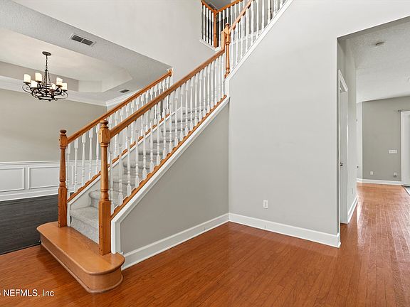 4th image of 7610 Sentry Oak Cir W