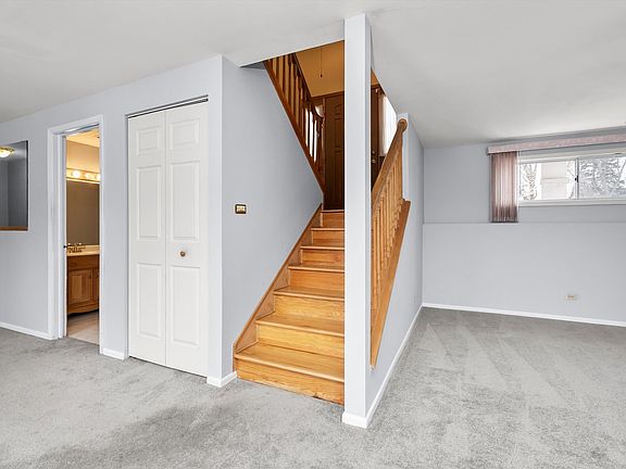 3rd image of 152 Oakhurst Rd