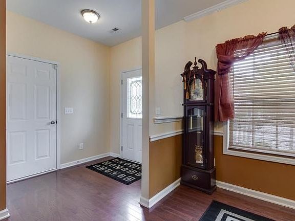 3rd image of 800 Redland Dr