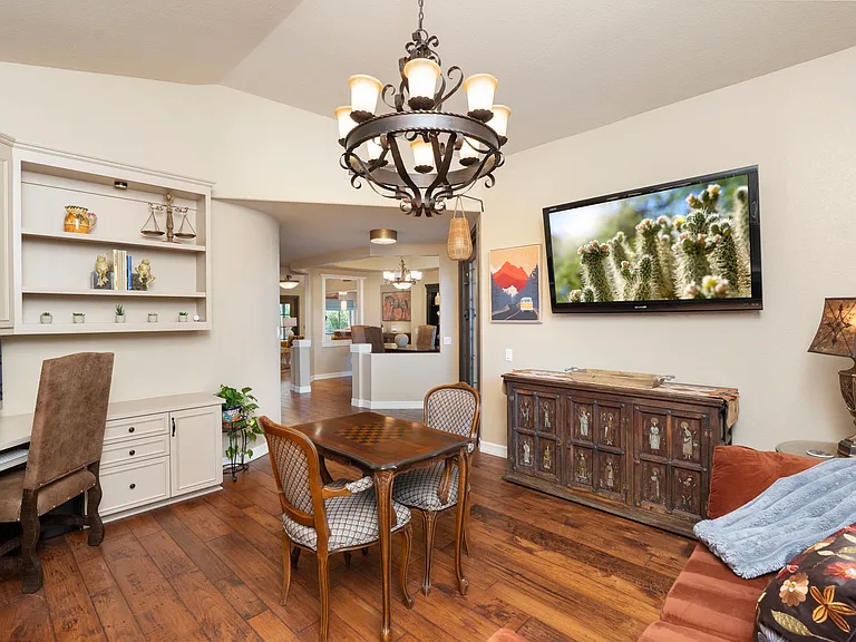 372 W Amoroso Dr — Photo 151