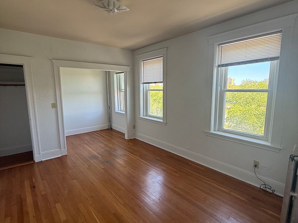 1st image of 147 Park Dr #17