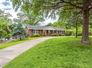 290 Lake Terrace Dr, Hendersonville, TN 37075