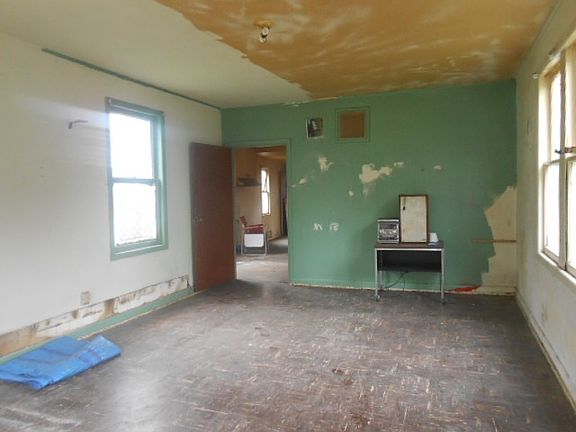 2nd image of 5420 S Wapato St