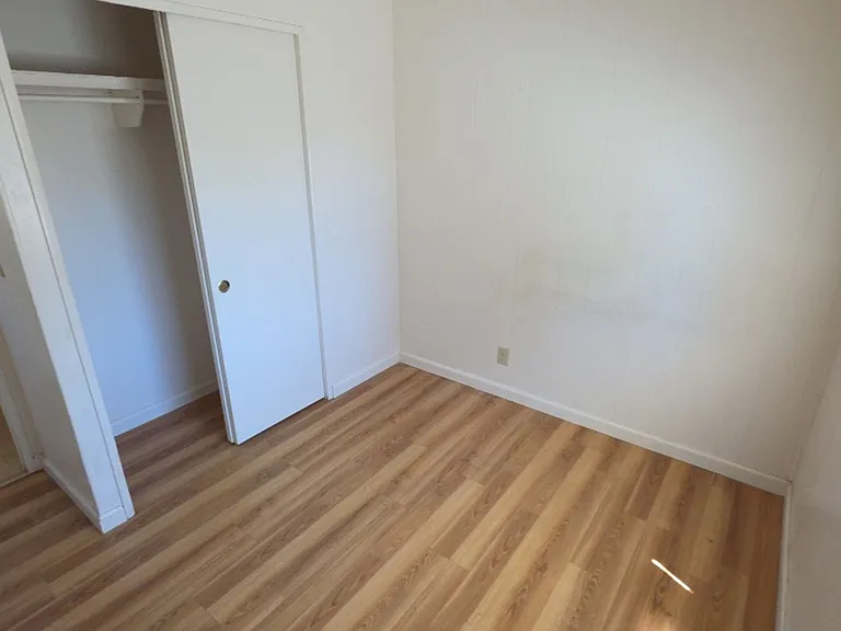 3327 Green Ave — Photo 11